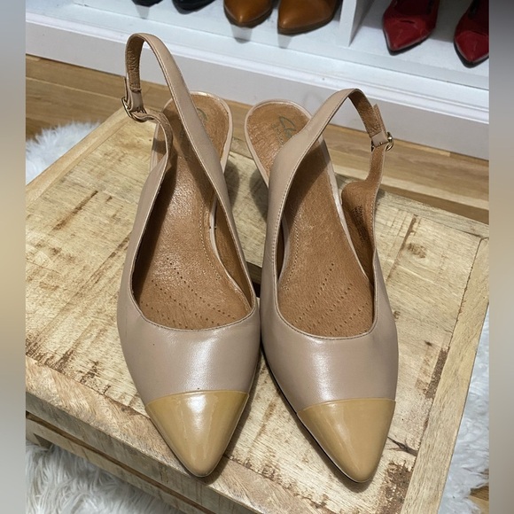 Clarks Artisan Sage Hallie Sz 9 Beige Leather Sling Back Kitten Heel Shoes - Picture 1 of 9